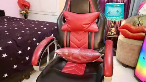 nikatheempress online show from March 25, 6:53 am