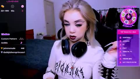 nikigoddesss online show from April 7, 4:47 am