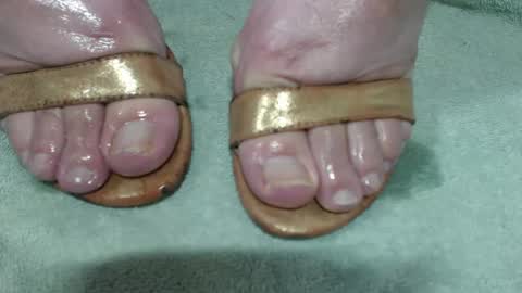 nikisissyfeet online show from February 3, 10:43 pm