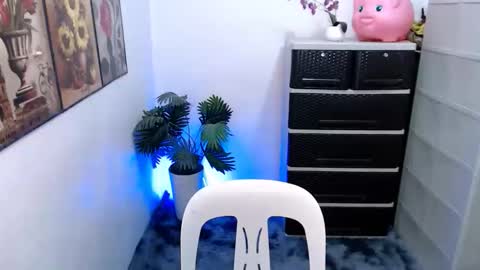 nikitta_morris online show from April 14, 9:45 am