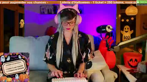 Snapshot of nikki_goldberg chatting on October 20, 8:14 pm Kitty Chatte online show from October 20, 8:14 pm