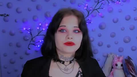 nikki_kiss_ online show from April 17, 9:00 am