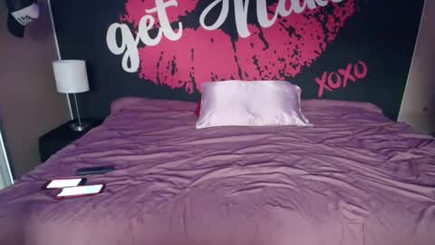 Snapshot of nikkilynnerotic chatting on February 25, 1:20 am NikkiLynnErotic online show from February 25, 1:20 am