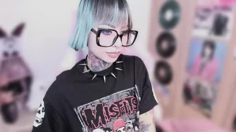 Nikki Ramone   online show from February 23, 11:12 am