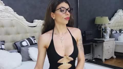 Nikky online show from April 22, 7:15 am