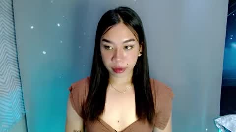 urlovelynika  online show from December 4, 12:24 am