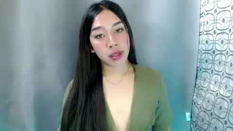 urlovelynika  online show from January 21, 1:29 am