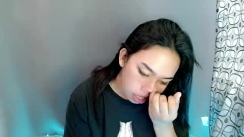 urlovelynika  online show from January 23, 2:33 am