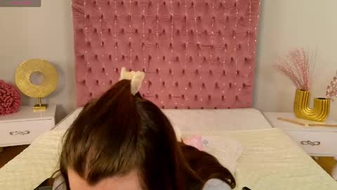 NikkiVelvets online show from May 18, 4:07 am
