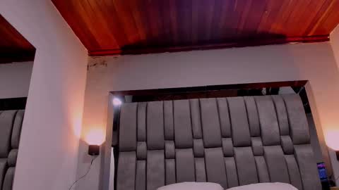     online show from December 14, 11:27 am