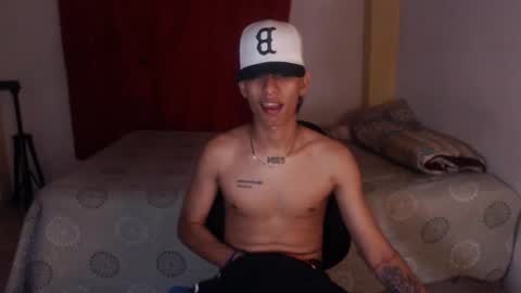 Snapshot of niklaus_wolf chatting on October 31, 3:07 am niklaus_wolf online show from October 31, 3:07 am