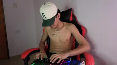 niklaus_wolf online show from April 19, 12:00 am