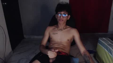 Snapshot of niklaus_wolf chatting on October 3, 1:48 am niklaus_wolf online show from October 3, 1:48 am