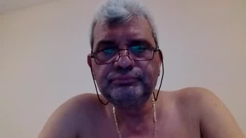 niklauss333 online show from June 30, 3:11 pm