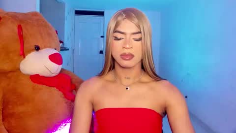 nikii online show from April 8, 8:17 am