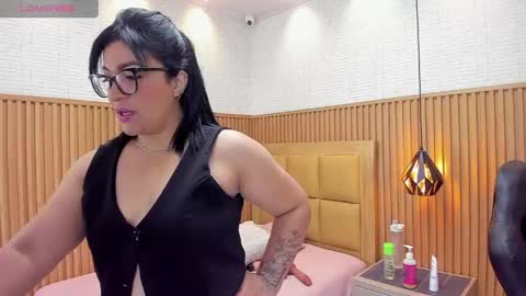   online show from April 11, 12:20 pm