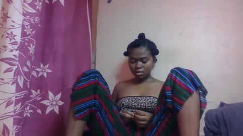 Snapshot of nilahmarie chatting on October 18, 1:26 pm nilah online show from October 18, 1:26 pm