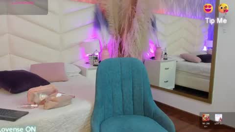 nina__ford online show from April 25, 12:18 pm