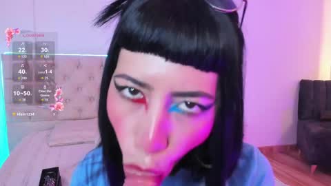 Nina Fox  online show from April 21, 2:13 pm