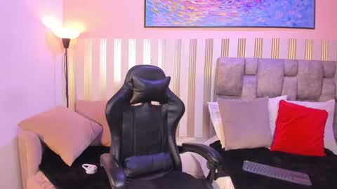 nina_glow_ online show from February 25, 11:47 am