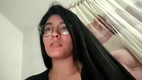 ninaa_velvett online show from April 23, 4:42 am