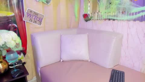 Snapshot of ninacapelli chatting on October 24, 4:57 am Valentina online show from October 24, 4:57 am