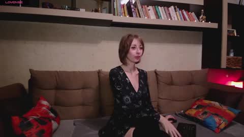 NinaNovalicious online show from December 11, 8:47 am