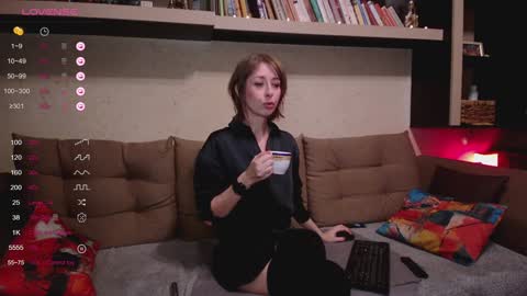 NinaNovalicious online show from December 13, 8:20 am