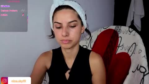 ninasky19 online show from April 1, 10:28 pm