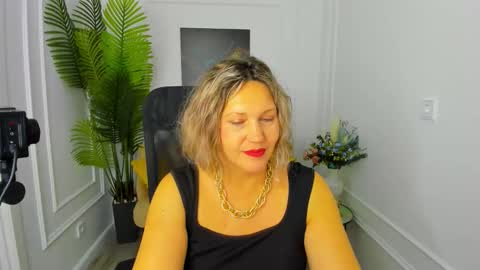 ninastarle online show from November 13, 5:43 am