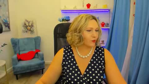 ninastarle online show from February 20, 11:45 am