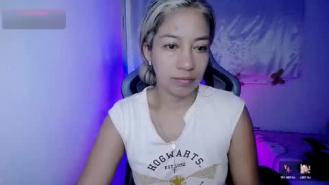 ninatinydoll1 online show from November 11, 10:28 am