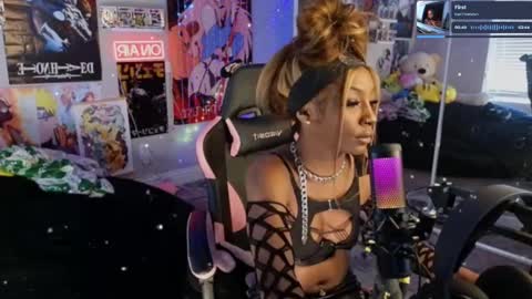 NIVIA WOLFE online show from March 12, 10:39 pm