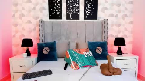 NATHALIA MORENO online show from February 10, 12:19 pm