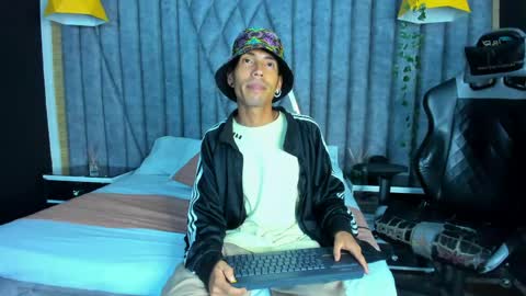 Noah online show from May 12, 3:48 am