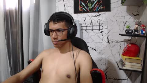 Snapshot of noah_89r chatting on January 23, 3:32 pm Sebastian online show from January 23, 3:32 pm