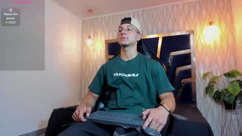 Noah online show from April 21, 5:42 pm