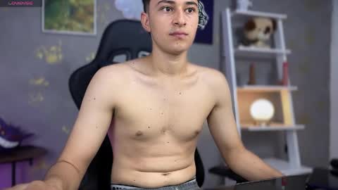 noah  online show from March 26, 12:32 pm