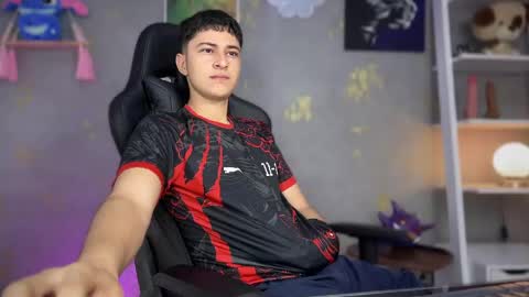 noah  online show from April 18, 10:39 am