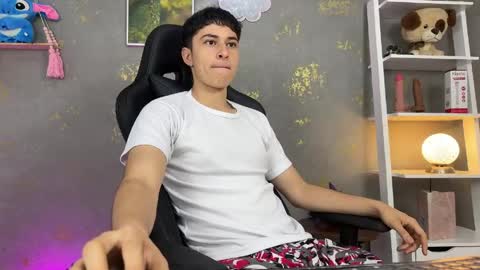 noah  online show from April 11, 10:30 am