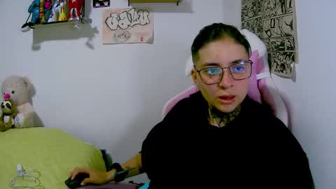 noah hehim    online show from March 13, 3:21 am