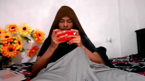 Noah Millers online show from November 1, 4:50 pm