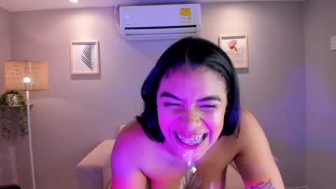 Noemy online show from July 18, 4:31 pm