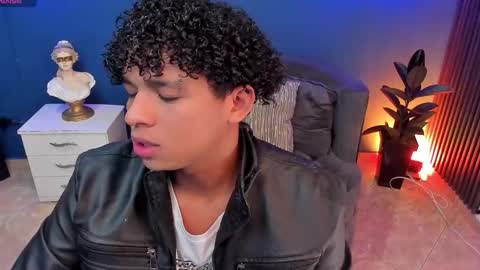 Snapshot of noah_smith04 chatting on October 16, 12:16 pm noah_smith04 online show from October 16, 12:16 pm