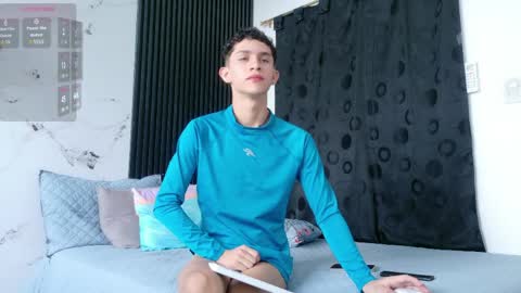 noah tyler  online show from April 2, 6:15 pm