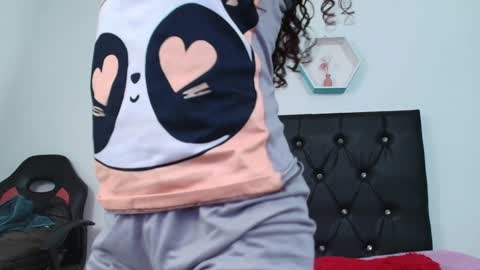 noahlafforet online show from December 4, 8:39 am