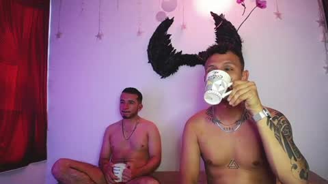 noha_and_iam1 online show from April 21, 12:23 pm