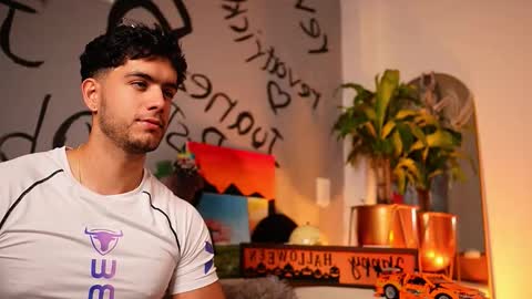 kevin online show from October 28, 8:10 pm