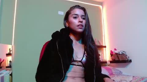 Noha Thomson online show from February 13, 7:45 am