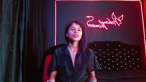 Noha Thomson online show from January 15, 1:25 am